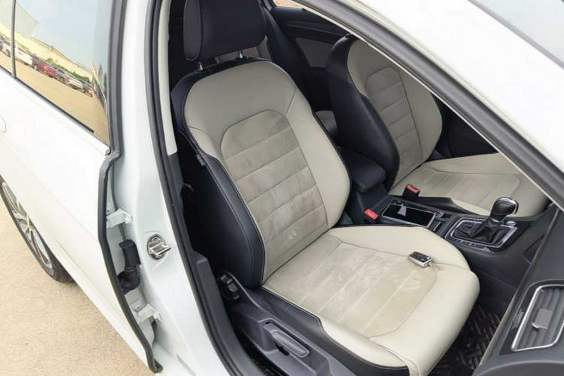 Used Volkswagen Golf 2017 230TSI Automatic Luxury Million-Vehicle Commemorative Edition Right Front Seat