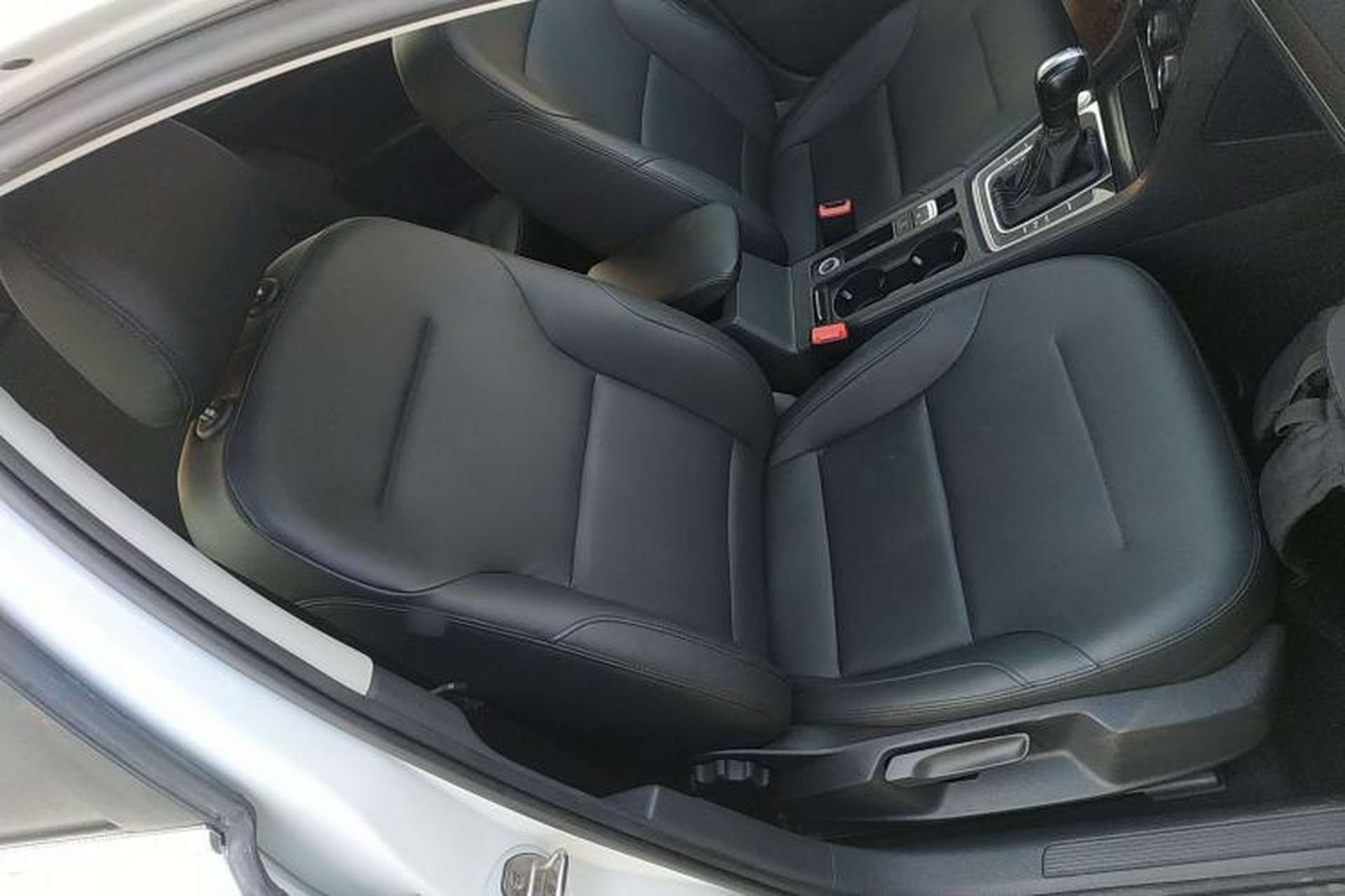 Used Volkswagen Golf 2017 230TSI Automatic Comfort Edition – Celebrating Milestone of One Million Units Right Front Seat