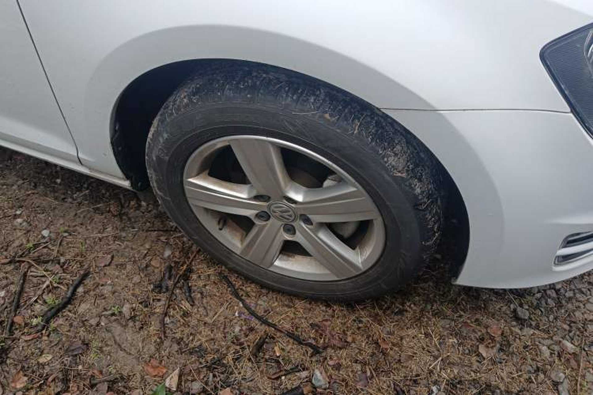 Used Volkswagen Golf 2017 1.6L Automatic Comfort Million-Vehicle Anniversary Edition Right Front Wheel Hub