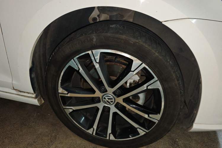 Used Volkswagen Golf 2017 280TSI Automatic R-Line Million-Vehicle Commemorative Edition Right Front Wheel Hub