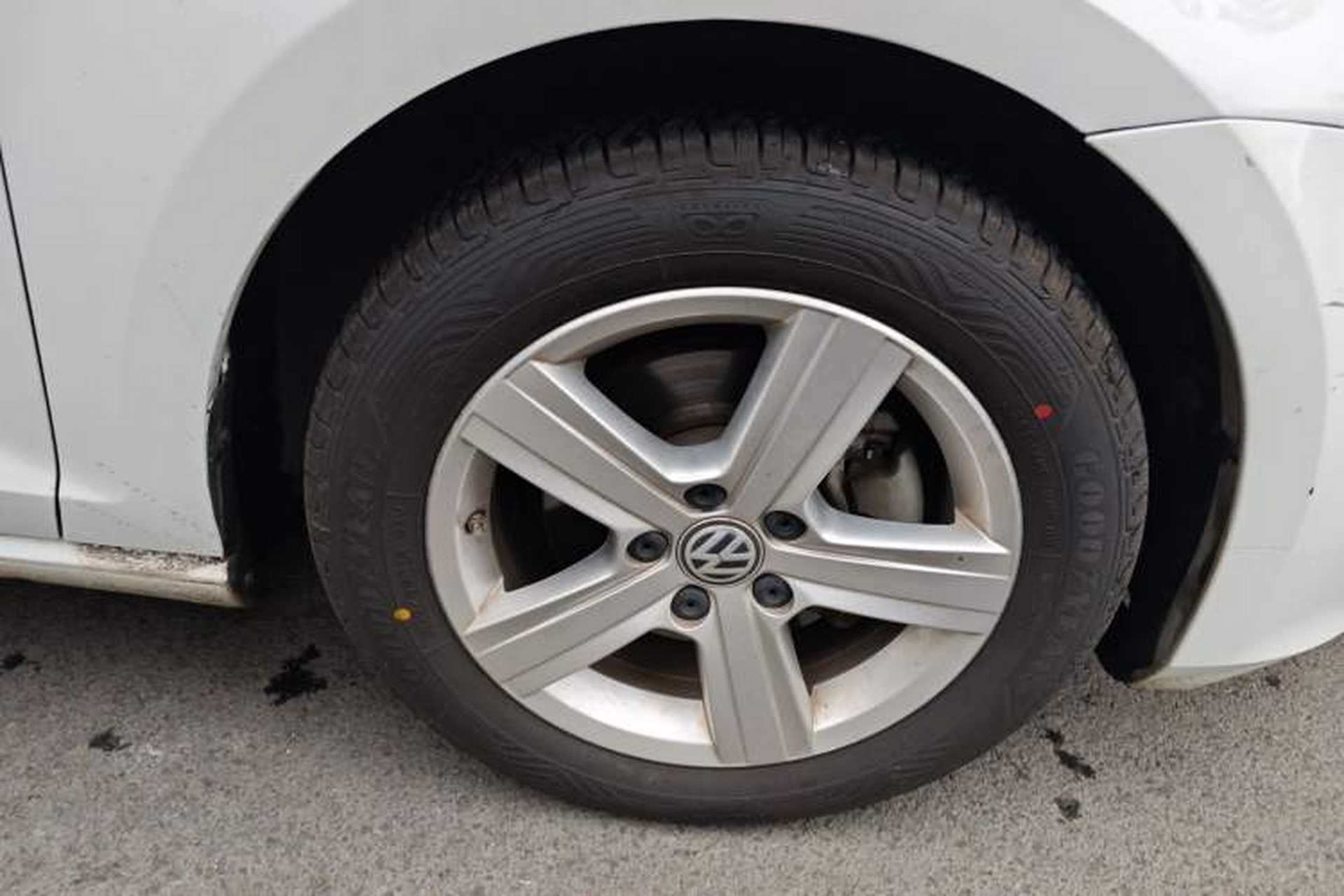 Used Volkswagen Golf 2017 230TSI Manual Comfort Edition – Celebrating Milestone of One Million Units Right Front Wheel Hub