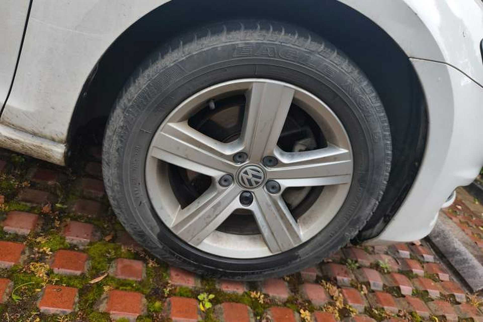 Used Volkswagen Golf 2017 1.6L Automatic Comfort Million-Vehicle Anniversary Edition Right Front Wheel Hub