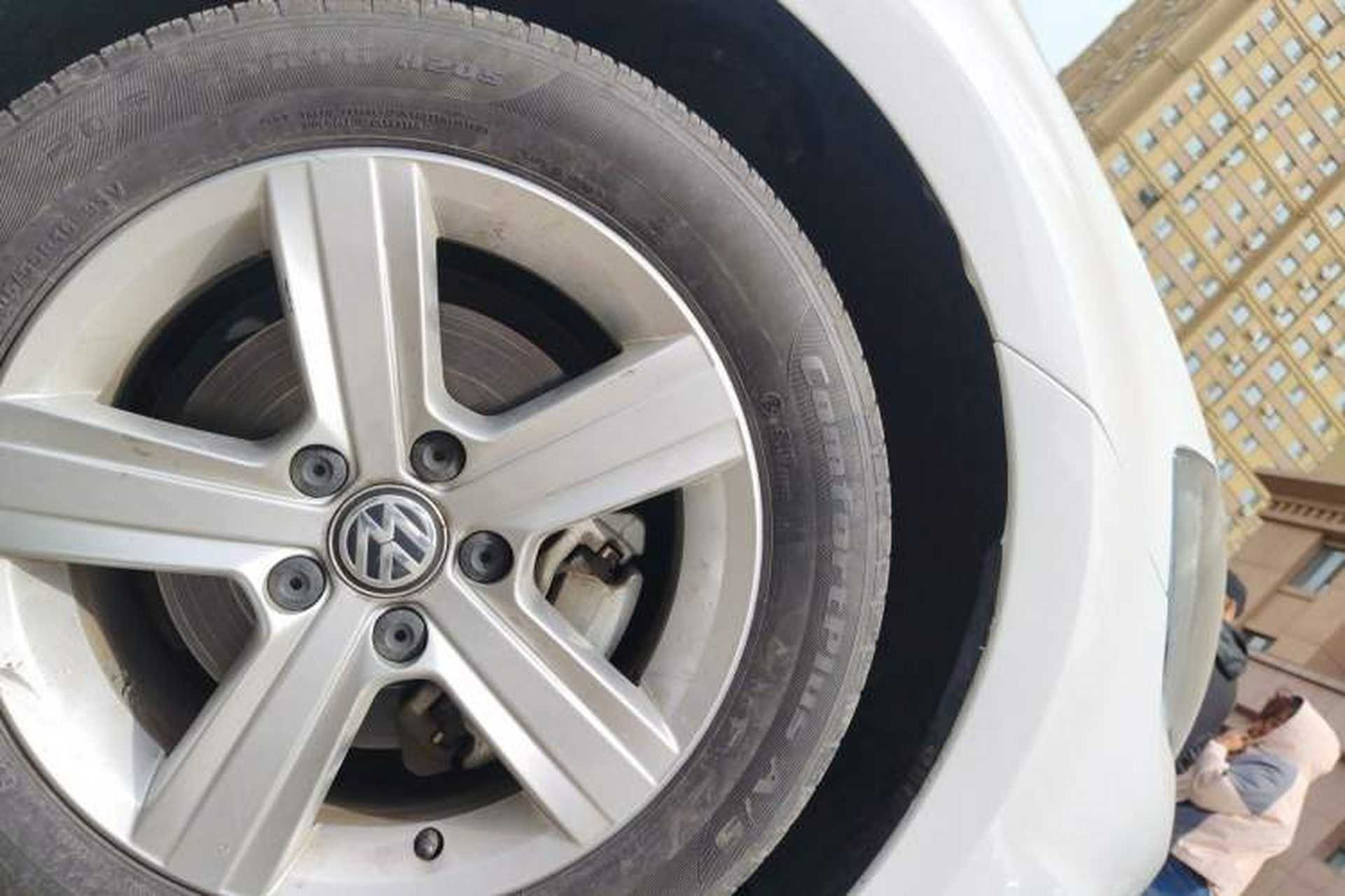 Used Volkswagen Golf 2017 230TSI Automatic Comfort Edition – Celebrating Milestone of One Million Units Right Front Wheel Hub