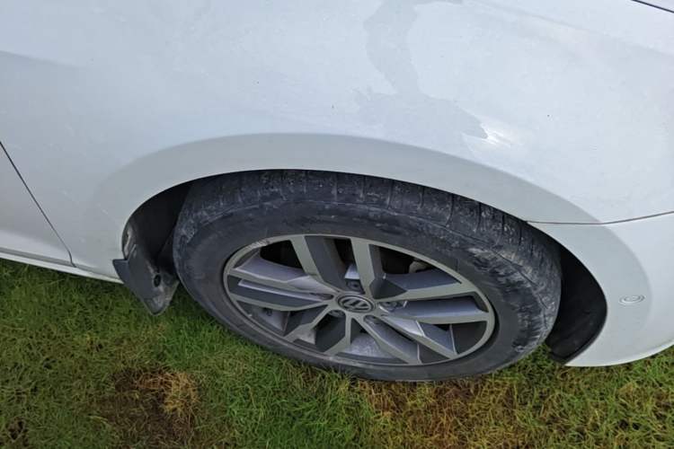 Used Volkswagen Golf 2017 230TSI Automatic Luxury Million-Vehicle Commemorative Edition Right Front Wheel Hub