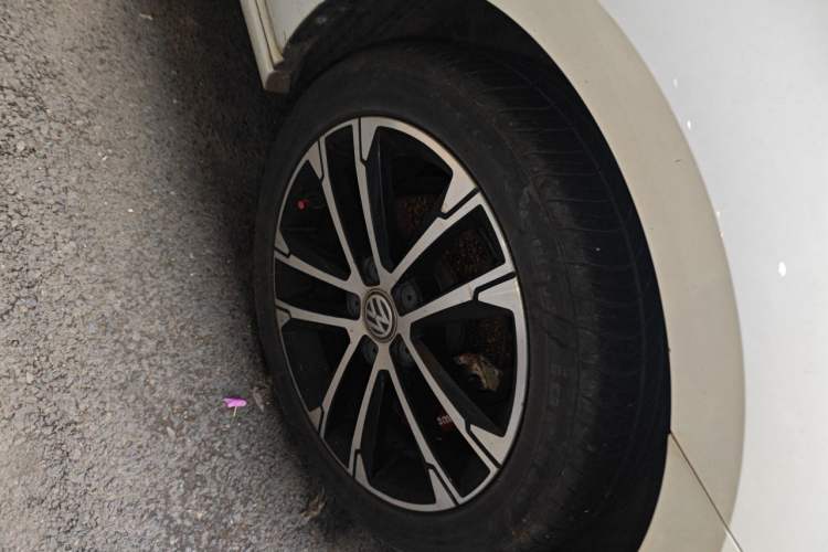 Used Volkswagen Golf 2017 280TSI Automatic R-Line Million-Vehicle Commemorative Edition Right Front Wheel Hub