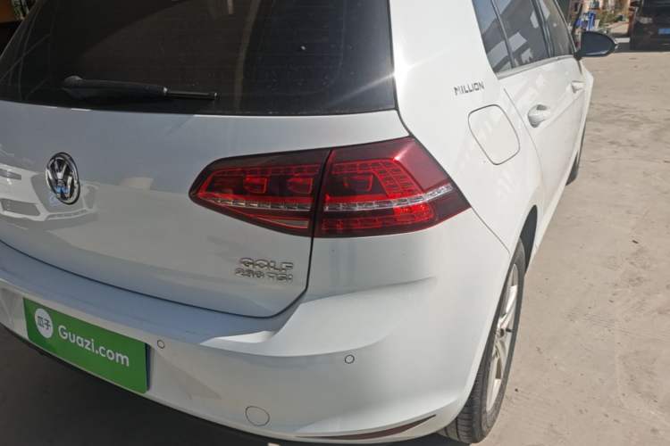 Used Volkswagen Golf 2017 230TSI Automatic Comfort Edition – Celebrating Milestone of One Million Units Right Rear Taillight
