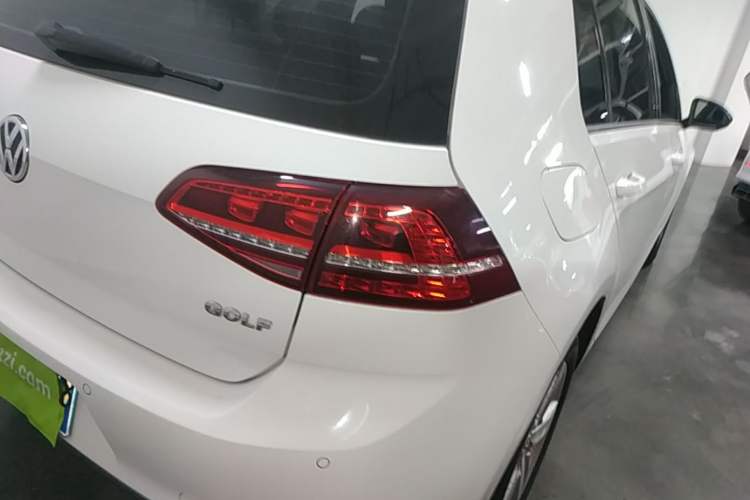 Used Volkswagen Golf 2017 1.6L Automatic Comfort Million-Vehicle Anniversary Edition Right Rear Taillight