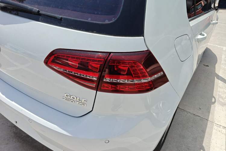 Used Volkswagen Golf 2017 230TSI Automatic Comfort Edition – Celebrating Milestone of One Million Units Right Rear Taillight