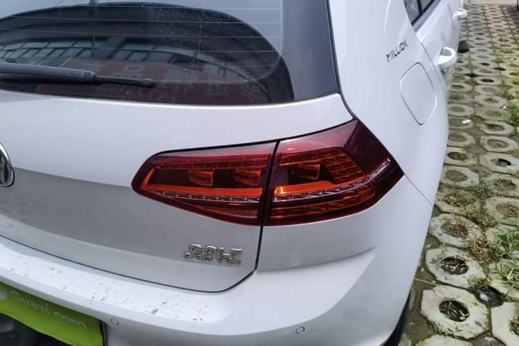 Used Volkswagen Golf 2017 230TSI Automatic Comfort Edition – Celebrating Milestone of One Million Units Right Rear Taillight