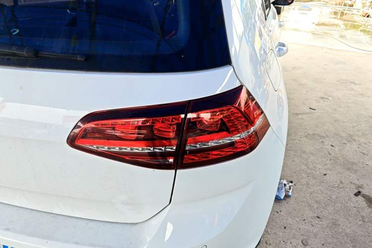 Used Volkswagen Golf 2017 230TSI Automatic Comfort Edition – Celebrating Milestone of One Million Units Right Rear Taillight