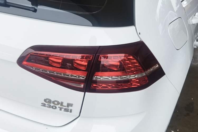 Used Volkswagen Golf 2017 230TSI Automatic Luxury Million-Vehicle Commemorative Edition Right Rear Taillight