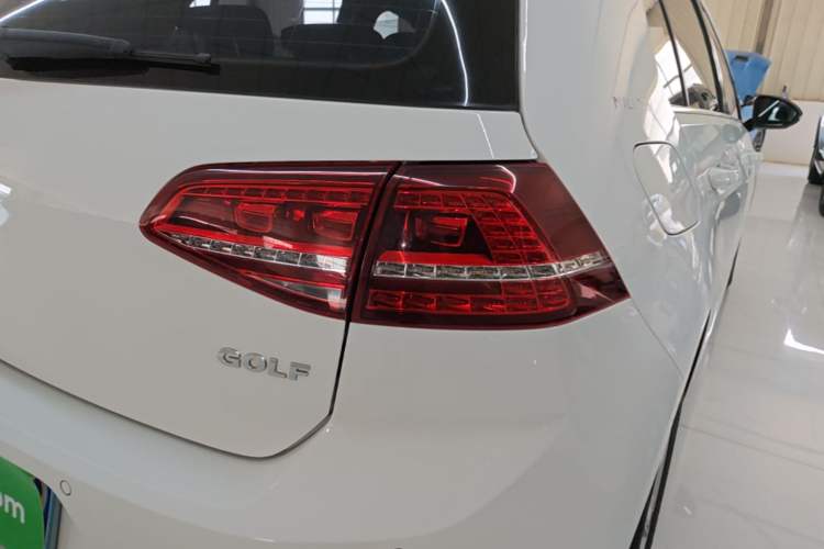 Used Volkswagen Golf 2017 1.6L Automatic Comfort Million-Vehicle Anniversary Edition Right Rear Taillight