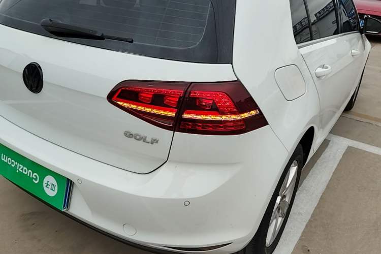 Used Volkswagen Golf 2017 1.6L Automatic Comfort Million-Vehicle Anniversary Edition Right Rear Taillight