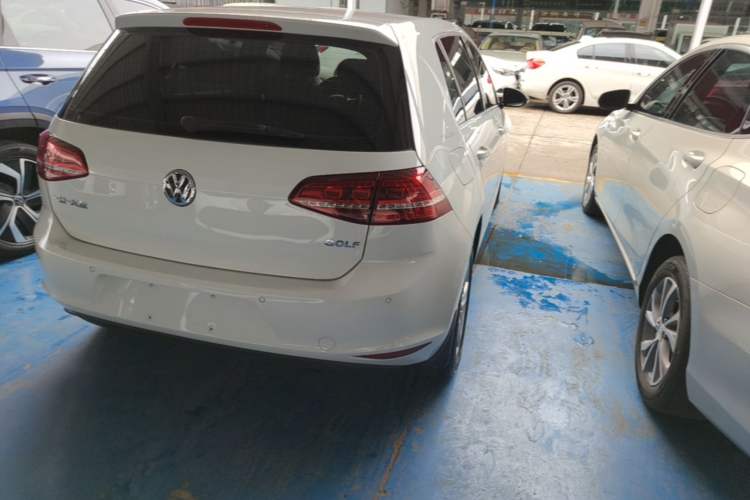 Used Volkswagen Golf 2017 1.6L Automatic Comfort Million-Vehicle Anniversary Edition Right Rear Taillight
