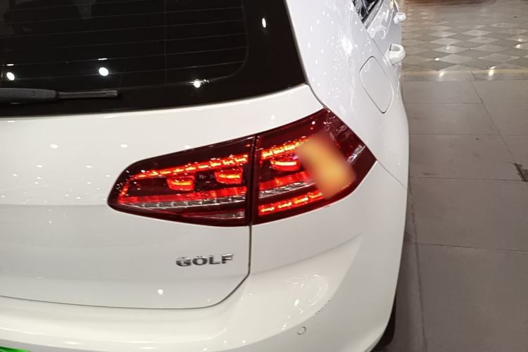 Used Volkswagen Golf 2017 1.6L Automatic Comfort Million-Vehicle Anniversary Edition Right Rear Taillight