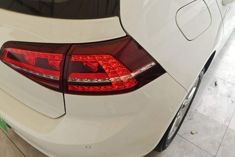 Used Volkswagen Golf 2017 230TSI Automatic Comfort Edition – Celebrating Milestone of One Million Units Right Rear Taillight