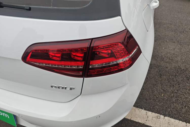 Used Volkswagen Golf 2017 1.6L Automatic Comfort Million-Vehicle Anniversary Edition Right Rear Taillight