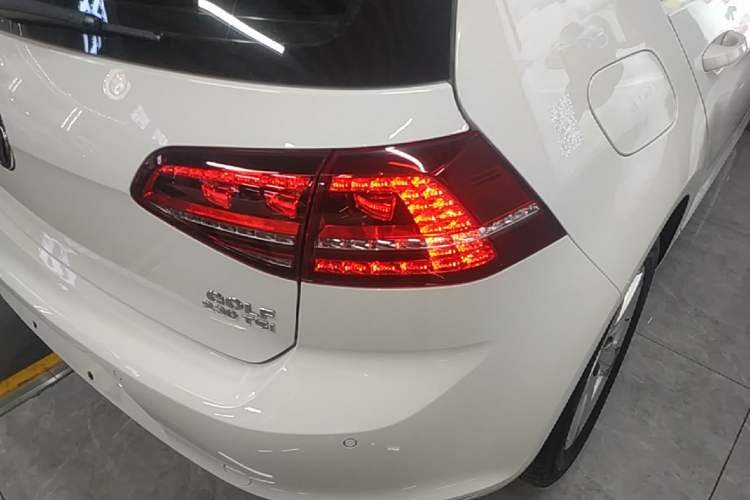 Used Volkswagen Golf 2017 230TSI Automatic Comfort Edition – Celebrating Milestone of One Million Units Right Rear Taillight