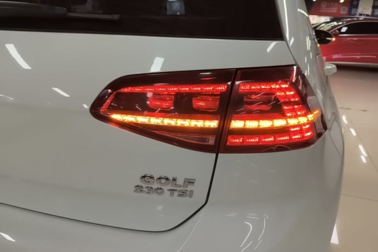 Used Volkswagen Golf 2017 230TSI Automatic Luxury Million-Vehicle Commemorative Edition Right Rear Taillight