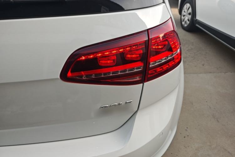 Used Volkswagen Golf 2017 230TSI Automatic Luxury Million-Vehicle Commemorative Edition Right Rear Taillight