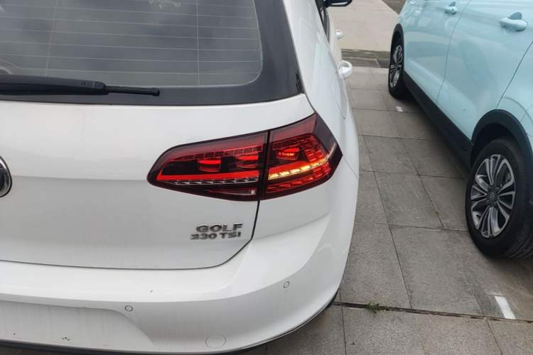 Used Volkswagen Golf 2017 230TSI Automatic Comfort Edition – Celebrating Milestone of One Million Units Right Rear Taillight