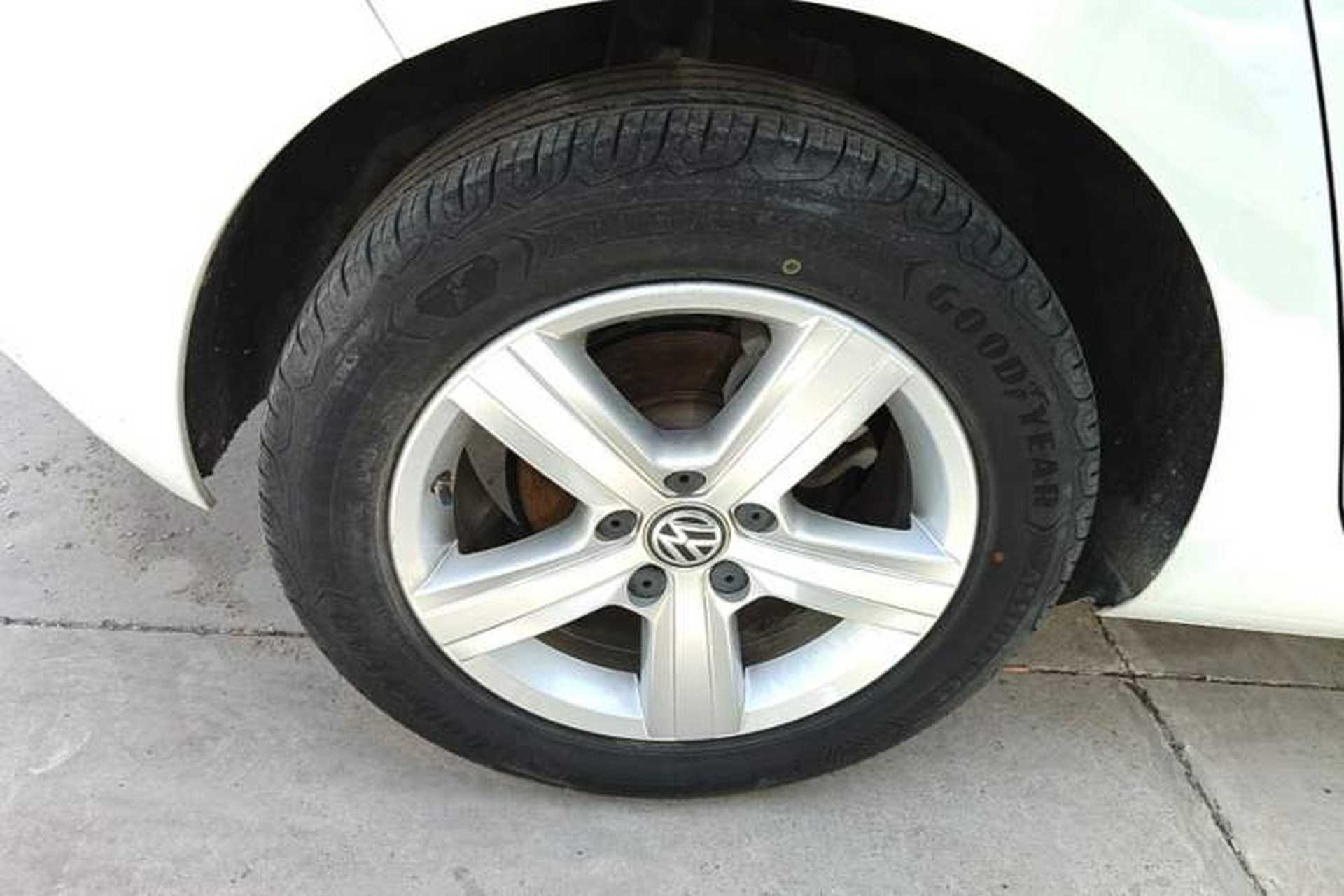 Used Volkswagen Golf 2017 230TSI Automatic Comfort Edition – Celebrating Milestone of One Million Units Right Rear Wheel Hub
