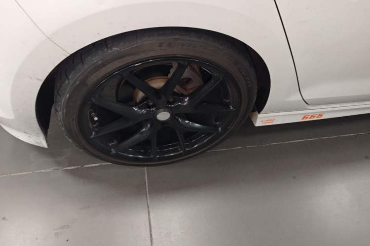 Used Volkswagen Golf 2017 280TSI Automatic R-Line Million-Vehicle Commemorative Edition Right Rear Wheel Hub