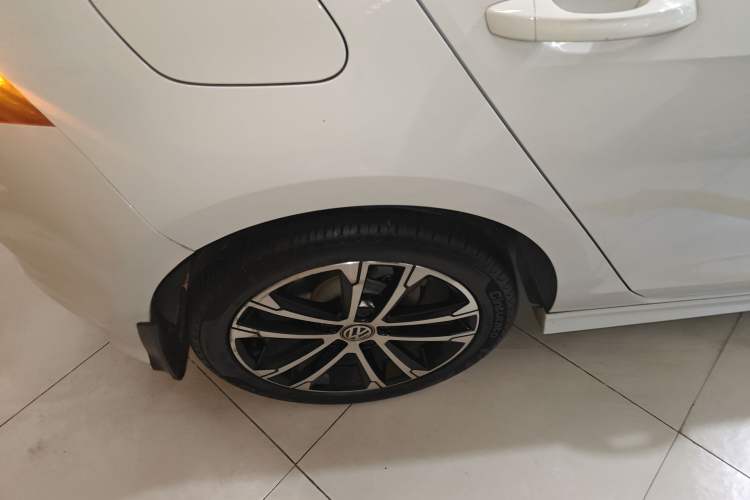 Used Volkswagen Golf 2017 280TSI Automatic R-Line Million-Vehicle Commemorative Edition Right Rear Wheel Hub