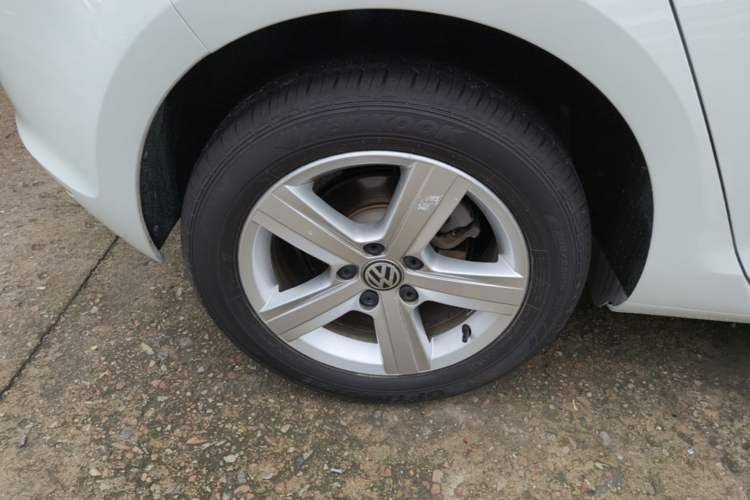 Used Volkswagen Golf 2017 230TSI Automatic Comfort Edition – Celebrating Milestone of One Million Units Right Rear Wheel Hub