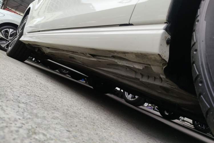 Used Volkswagen Golf 2017 280TSI Automatic R-Line Million-Vehicle Commemorative Edition Right Side Sill