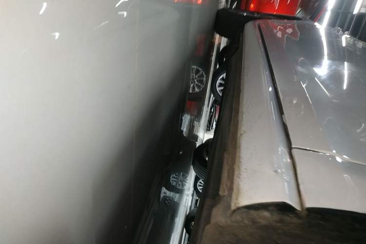 Used Volkswagen Golf 2017 230TSI Automatic Luxury Million-Vehicle Commemorative Edition Right Side Sill
