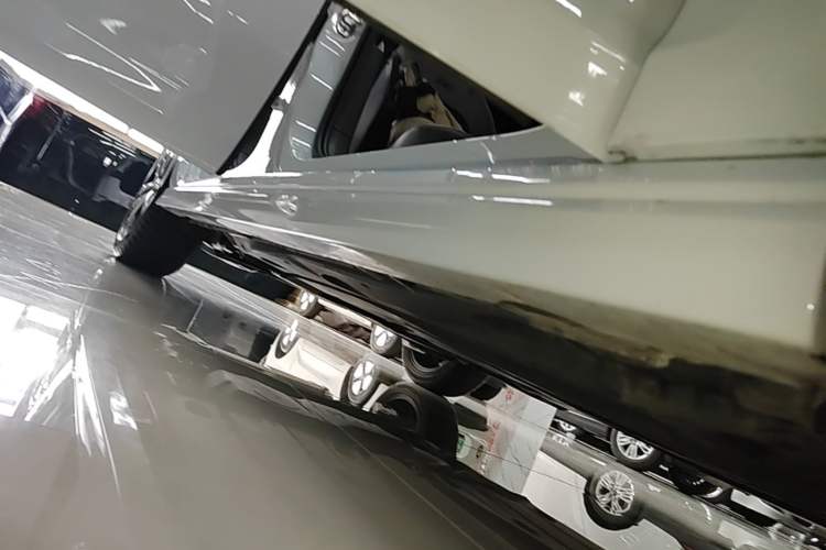 Used Volkswagen Golf 2017 280TSI Automatic R-Line Million-Vehicle Commemorative Edition Right Side Sill