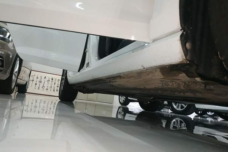 Used Volkswagen Golf 2017 230TSI Automatic Luxury Million-Vehicle Commemorative Edition Right Side Sill