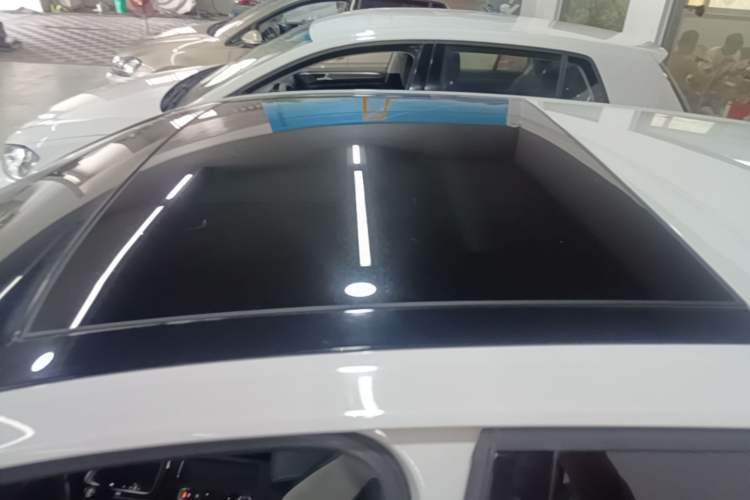 Used Volkswagen Golf 2017 280TSI Automatic R-Line Million-Vehicle Commemorative Edition Roof