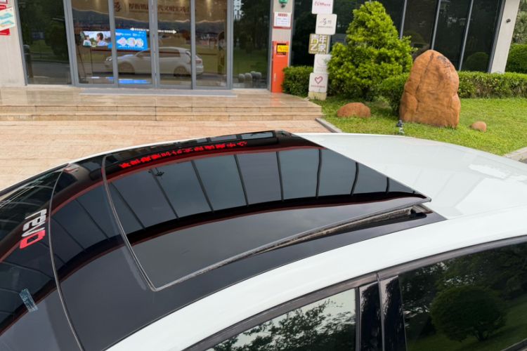 Used Volkswagen Golf 2017 280TSI Automatic R-Line Million-Vehicle Commemorative Edition Roof