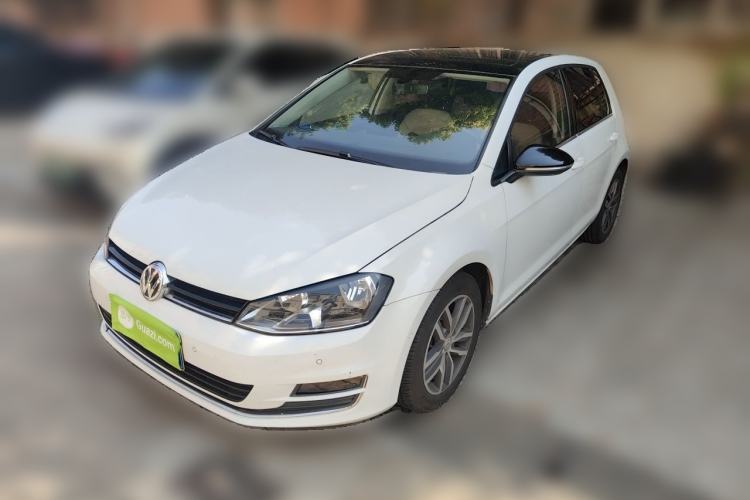 Used Volkswagen Golf 2017 230TSI Automatic Luxury Million-Vehicle Commemorative Edition Guazi used car, China used car export, Used car for sale, Used cars, Cheapest cars for sale