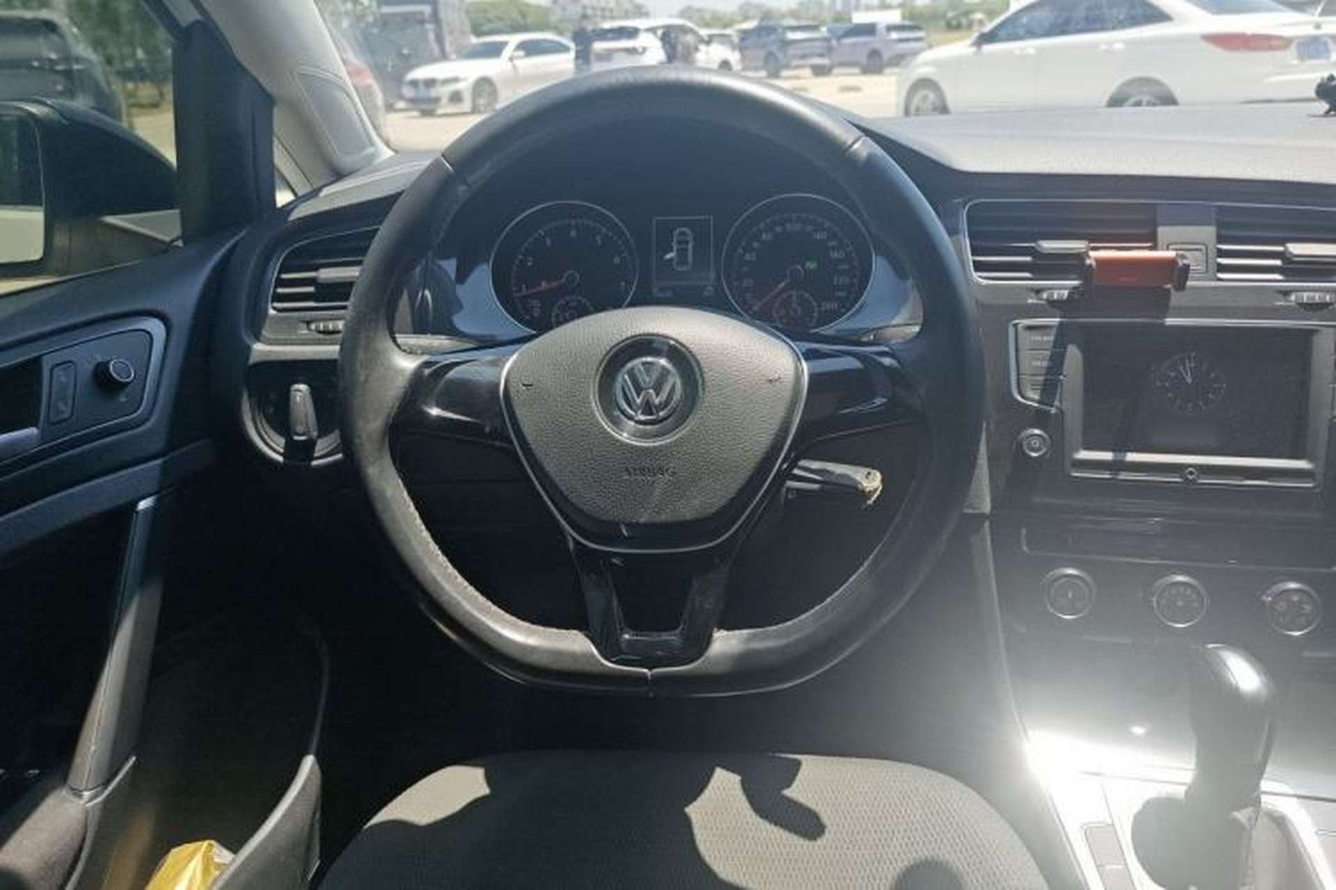 Used Volkswagen Golf 2017 1.6L Automatic Comfort Million-Vehicle Anniversary Edition Steering Wheel