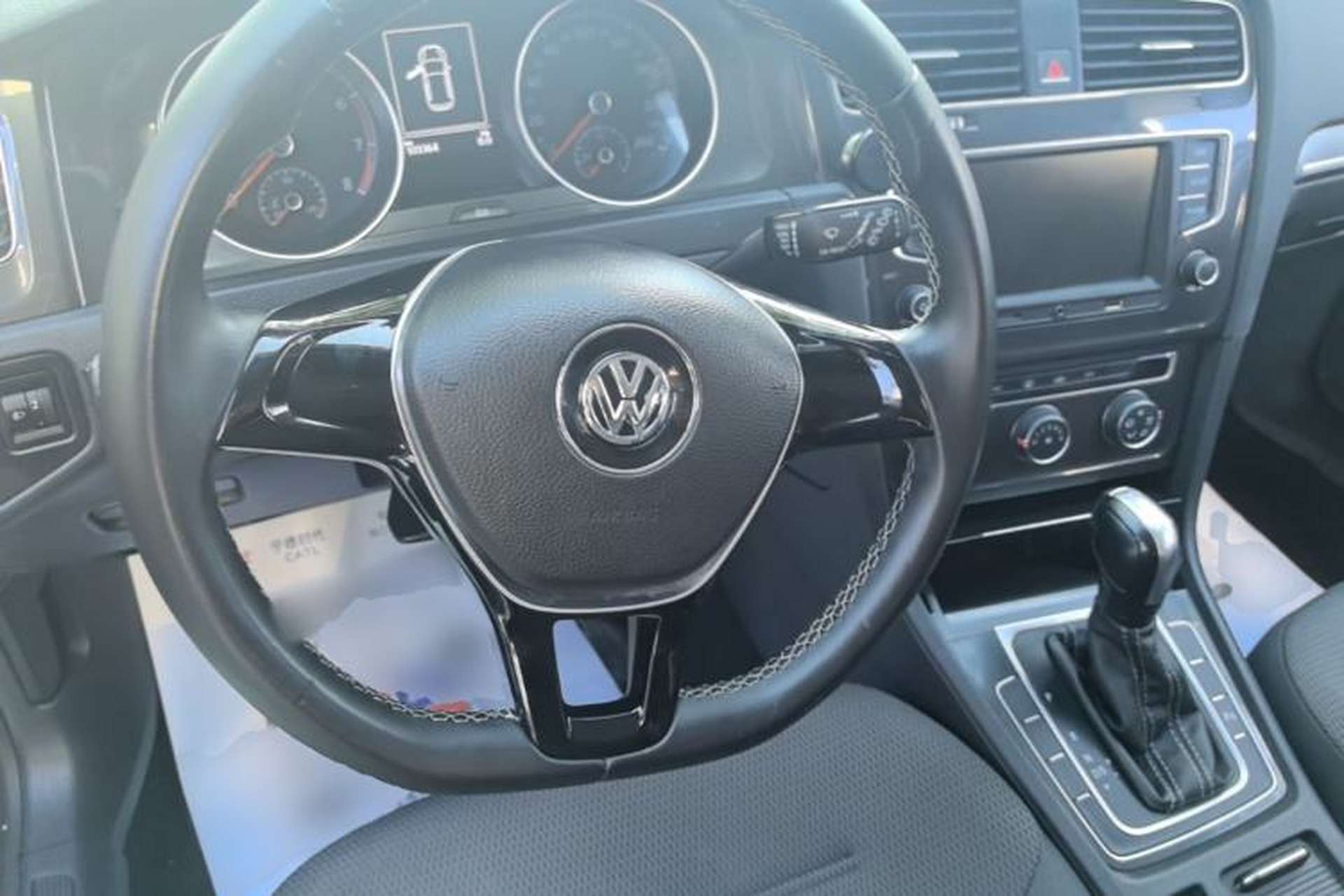 Used Volkswagen Golf 2017 230TSI Automatic Comfort Edition – Celebrating Milestone of One Million Units Steering Wheel