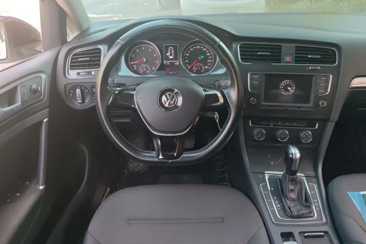 Used Volkswagen Golf 2017 1.6L Automatic Comfort Million-Vehicle Anniversary Edition Steering Wheel