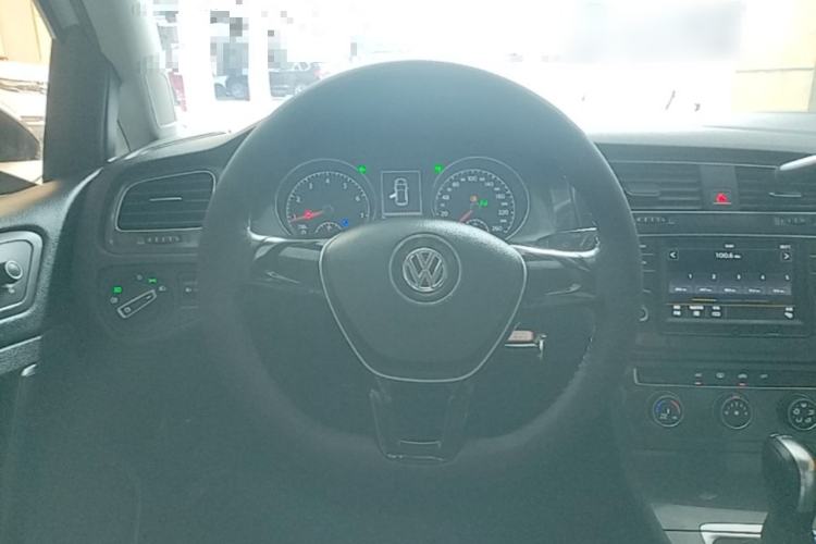 Used Volkswagen Golf 2017 230TSI Automatic Comfort Edition – Celebrating Milestone of One Million Units Steering Wheel