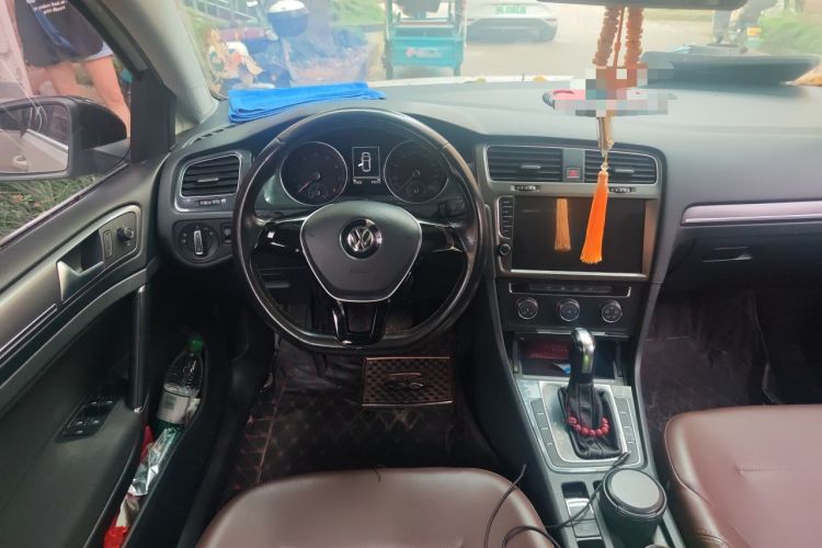 Used Volkswagen Golf 2017 1.6L Automatic Comfort Million-Vehicle Anniversary Edition Steering Wheel