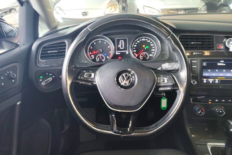 Used Volkswagen Golf 2017 1.6L Automatic Comfort Million-Vehicle Anniversary Edition Steering Wheel