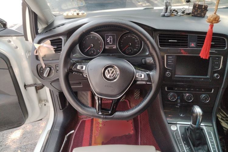 Used Volkswagen Golf 2017 230TSI Automatic Luxury Million-Vehicle Commemorative Edition Steering Wheel