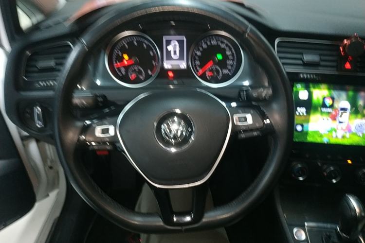 Used Volkswagen Golf 2017 230TSI Automatic Luxury Million-Vehicle Commemorative Edition Steering Wheel