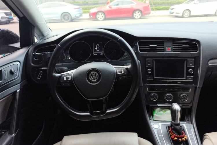 Used Volkswagen Golf 2017 230TSI Automatic Luxury Million-Vehicle Commemorative Edition Steering Wheel