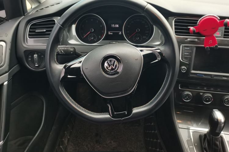 Used Volkswagen Golf 2017 1.6L Automatic Comfort Million-Vehicle Anniversary Edition Steering Wheel
