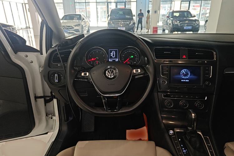 Used Volkswagen Golf 2017 230TSI Automatic Luxury Million-Vehicle Commemorative Edition Steering Wheel