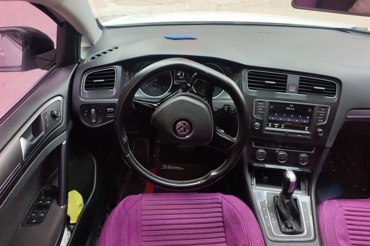 Used Volkswagen Golf 2017 1.6L Automatic Comfort Million-Vehicle Anniversary Edition Steering Wheel