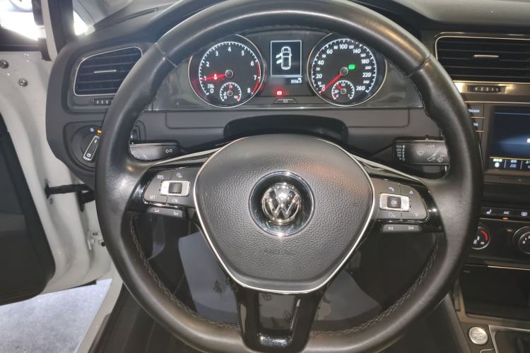Used Volkswagen Golf 2017 230TSI Automatic Luxury Million-Vehicle Commemorative Edition Steering Wheel