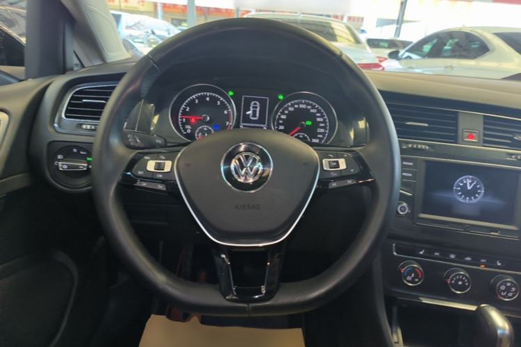 Used Volkswagen Golf 2017 230TSI Automatic Luxury Million-Vehicle Commemorative Edition Steering Wheel